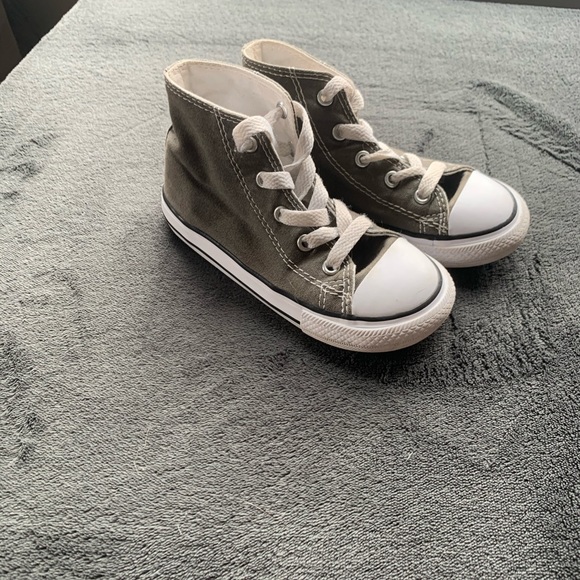Converse - Picture 2 of 3